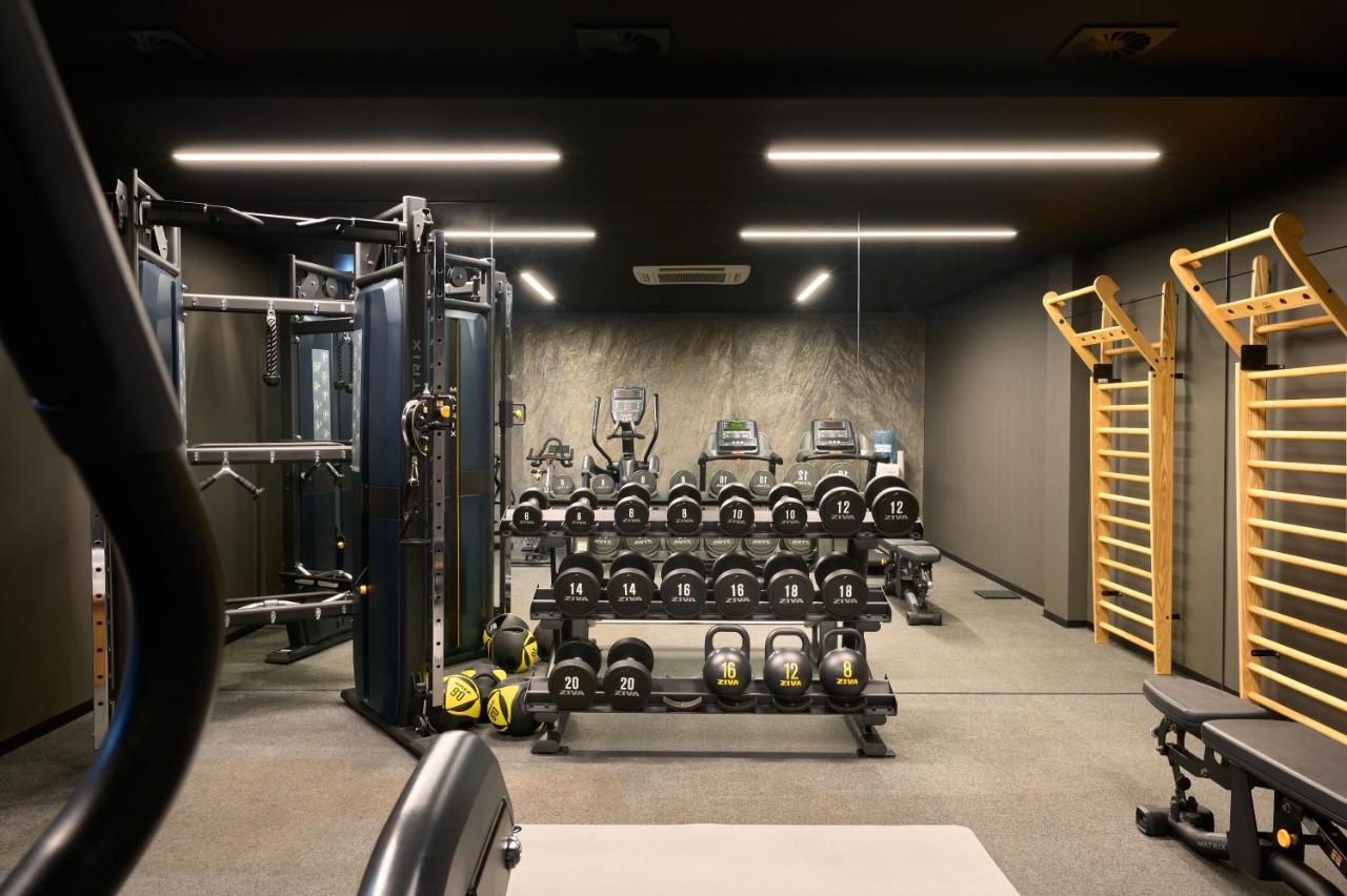 Hotel Ambasador Сплит Екстериор снимка The gym at The Ivy Collection