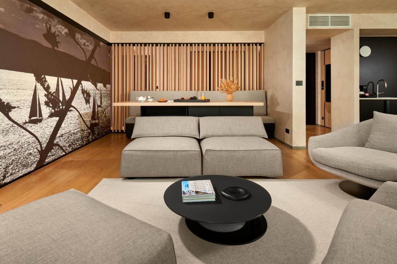 Hotel Ambasador Сплит Екстериор снимка A suite at the Mandarin Oriental Munich