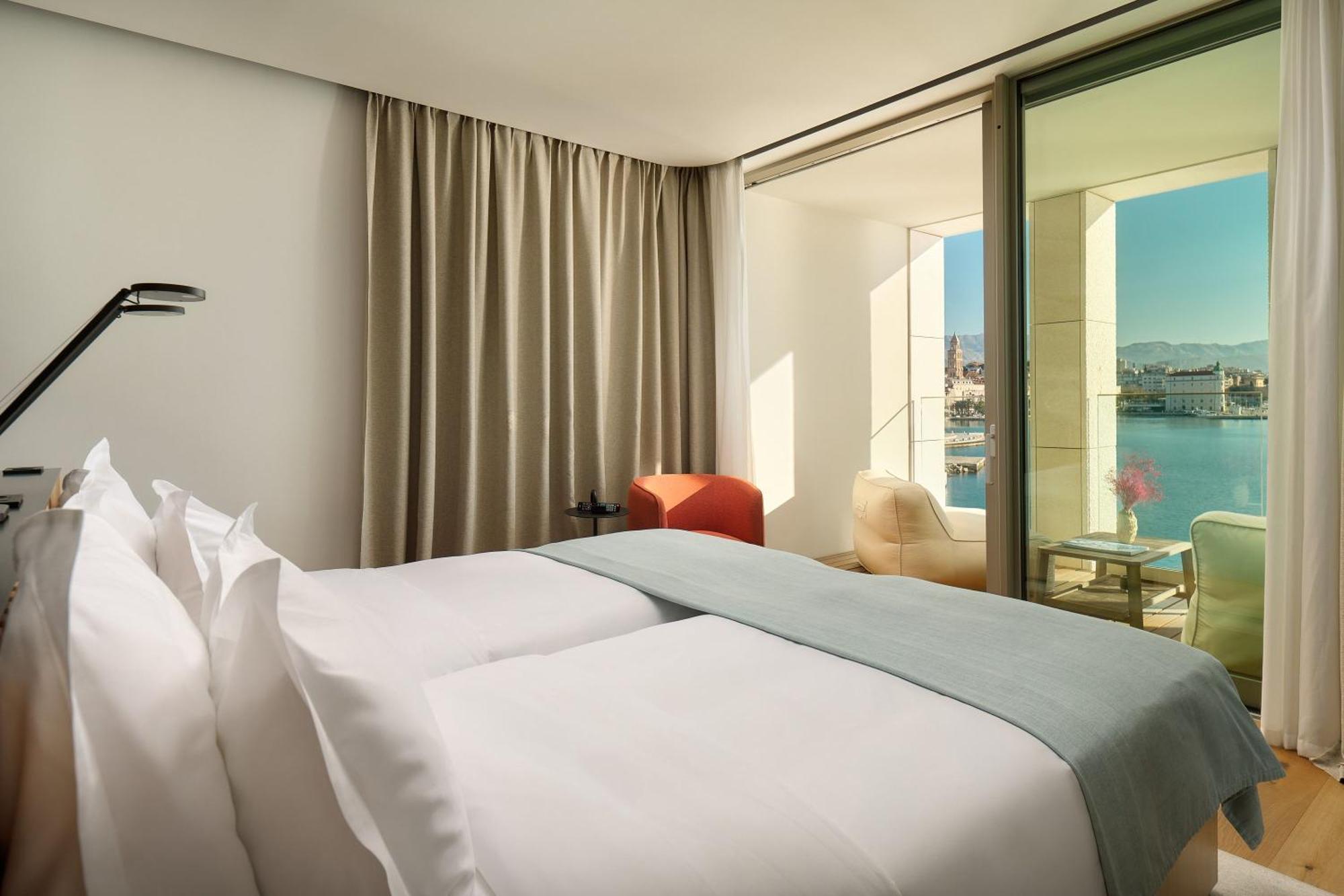 Hotel Ambasador Сплит Екстериор снимка
